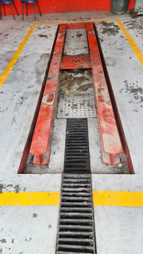 Globe Lifts Model LR-10