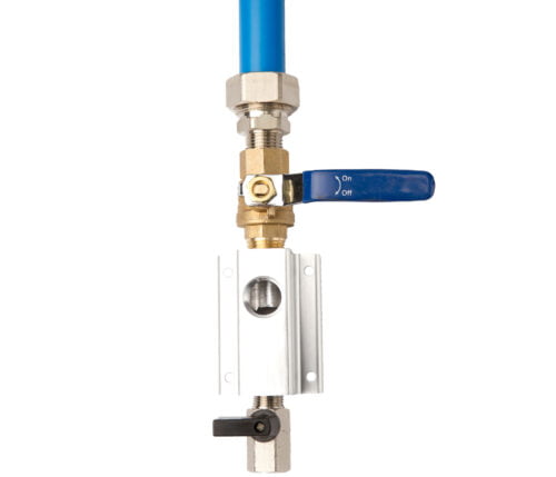 3/4” Single Port Outlet with Shutoff and 1/2” Outlet.