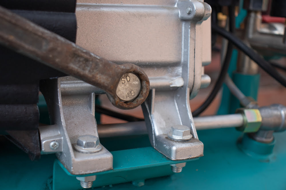 Air Compressor Oil Type Which Should You Use? SVI