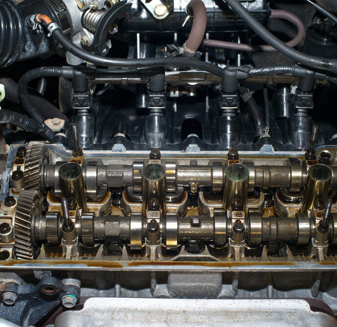 internal combustion engine benefited by lubrication systems